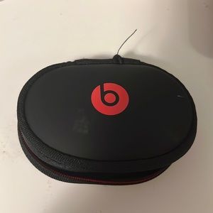 Beats by Dre earphones case